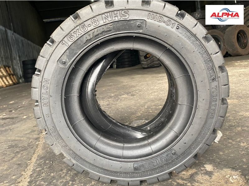 nên kiểm tra định kỳ vỏ xe nâng 1-2 lần mỗi tuần